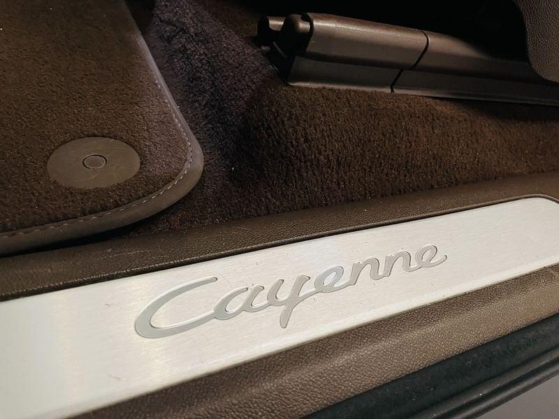 Porsche Cayenne 3.0 V6