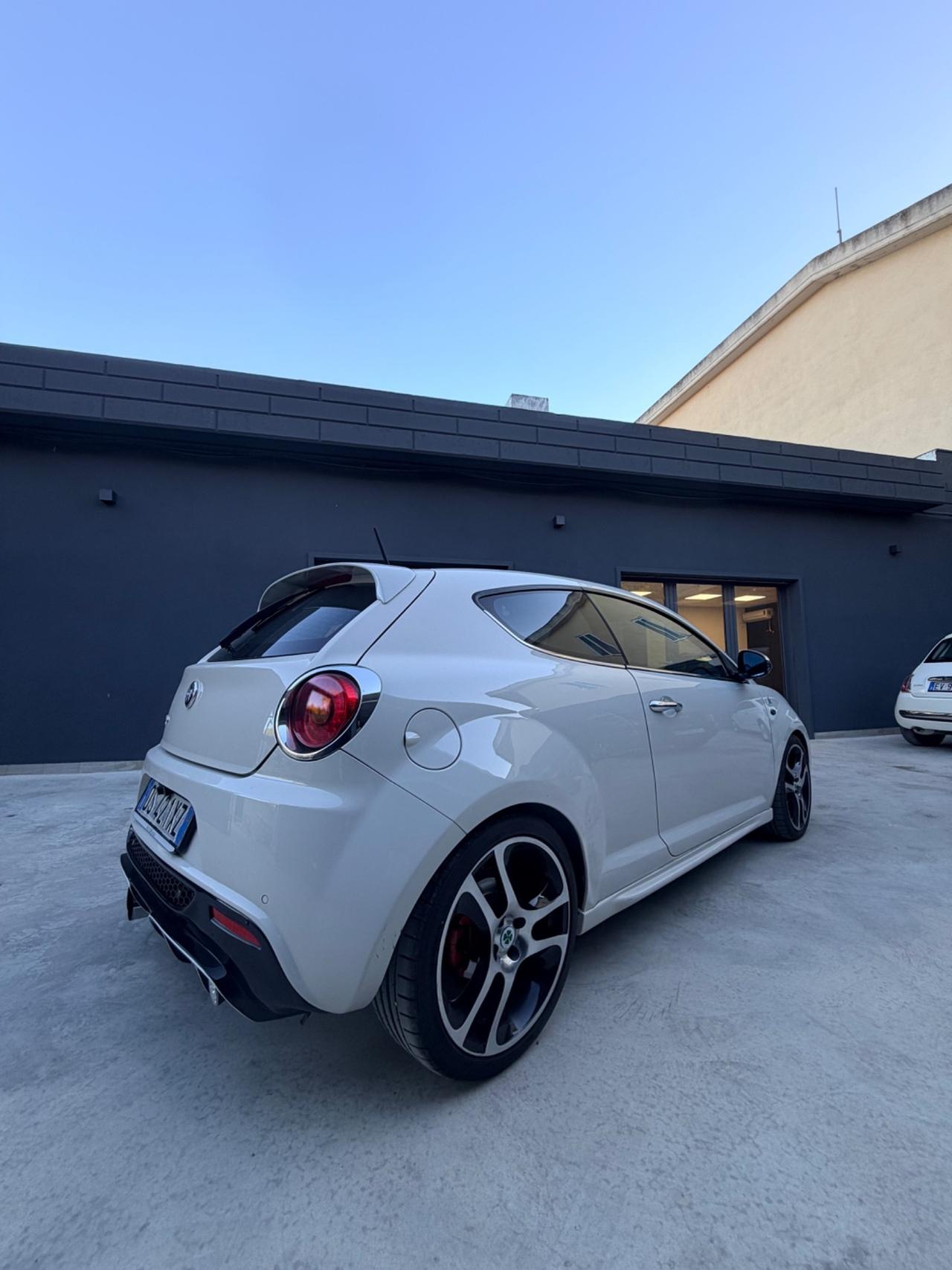 Alfa Romeo MiTo 1.4 T 155 CV Distinctive Premium Pack