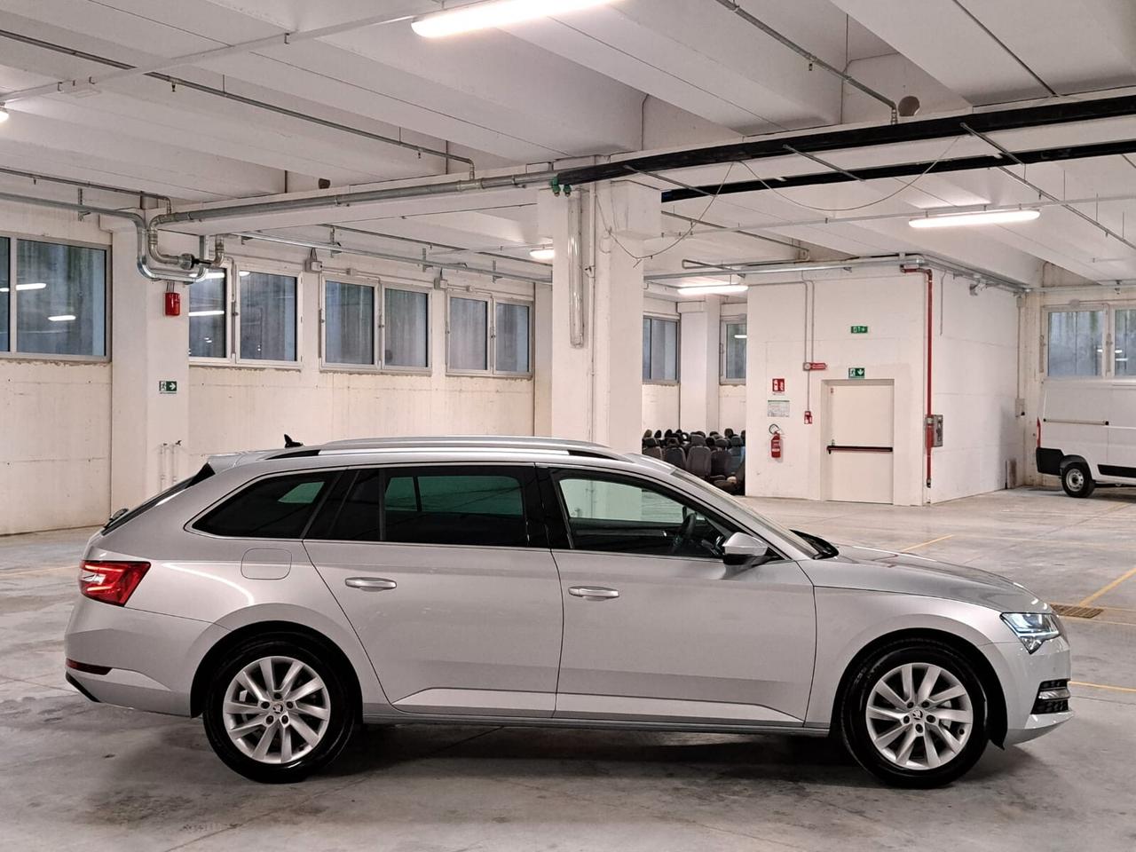 Skoda Superb 2.0 TDI EVO SCR 200CV Executive Wagon DSG Km.0