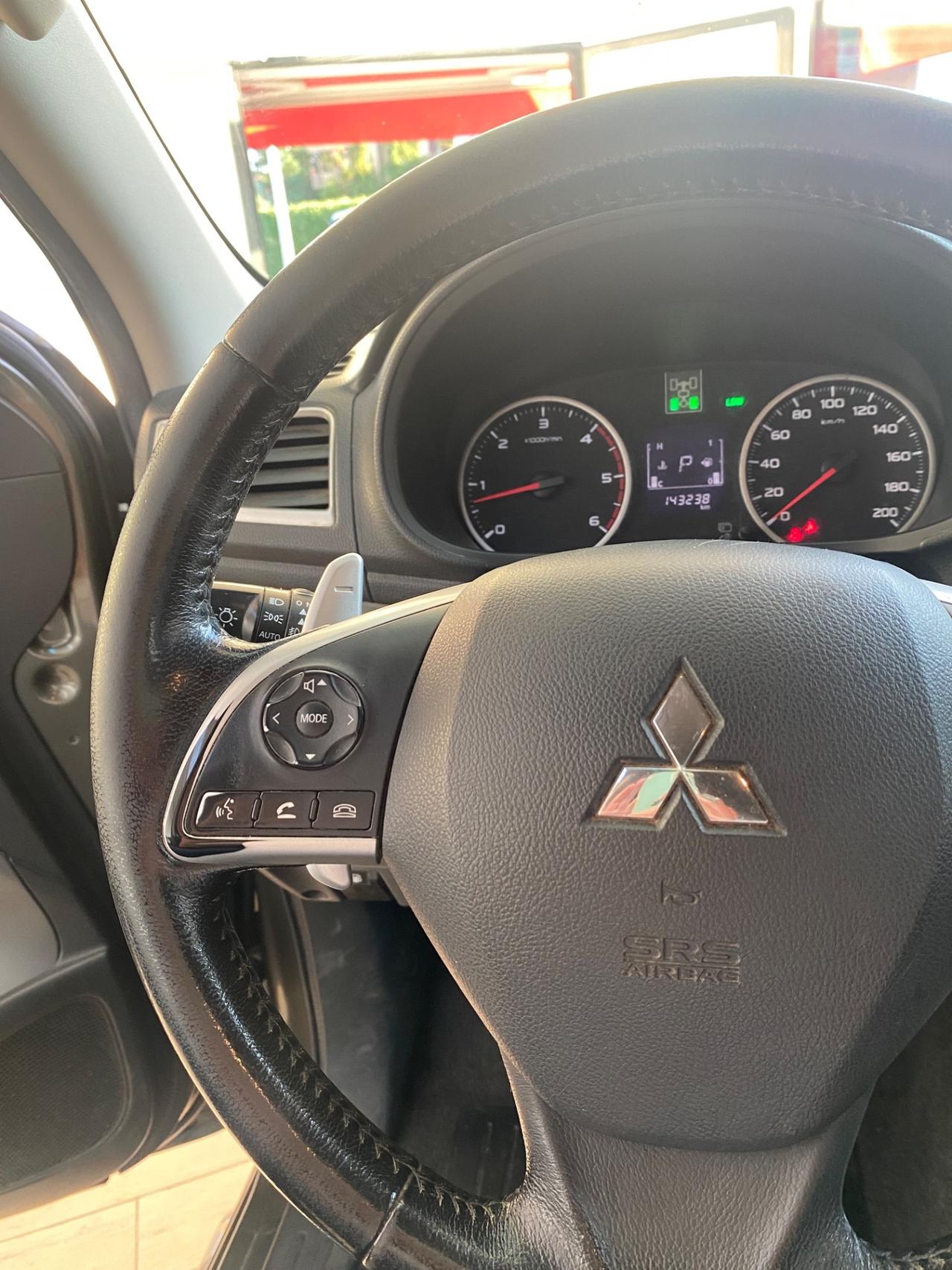 Mitsubishi L200 Doppia cabina 2.4 DI-D 4WD Intense