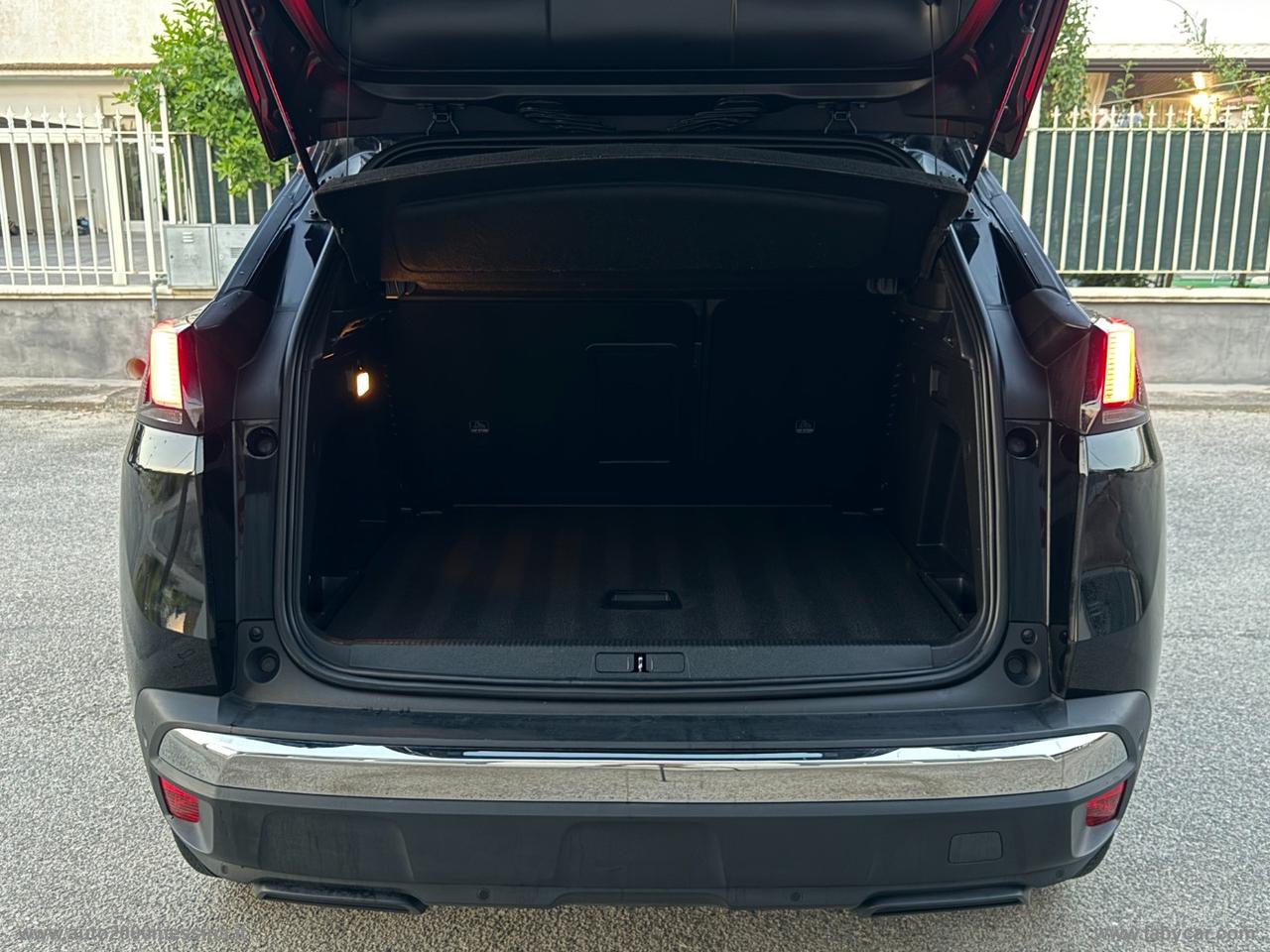 PEUGEOT 3008 BlueHDi 130 S&S EAT8 Allure Pack