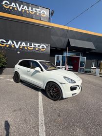 Porsche Cayenne 4.8 Turbo noleggio subentro
