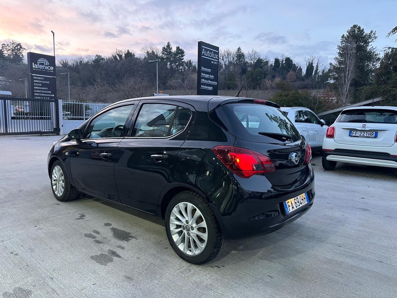 Opel Corsa 1.4 90CV GPL Tech 5 porte b-Color