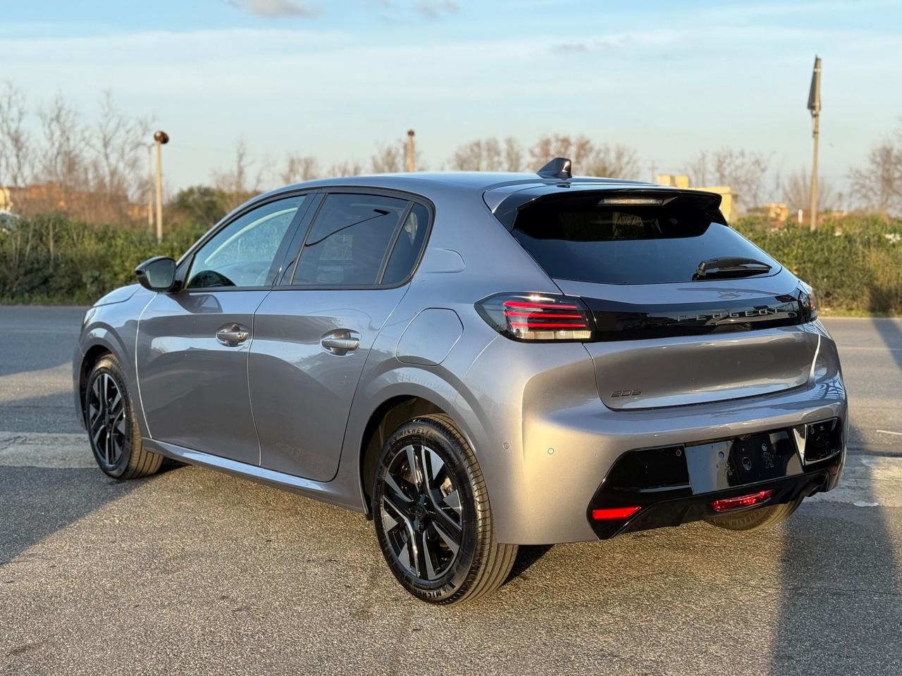 Peugeot 208 PureTech 100cv 5 porte Allure KM0!!!