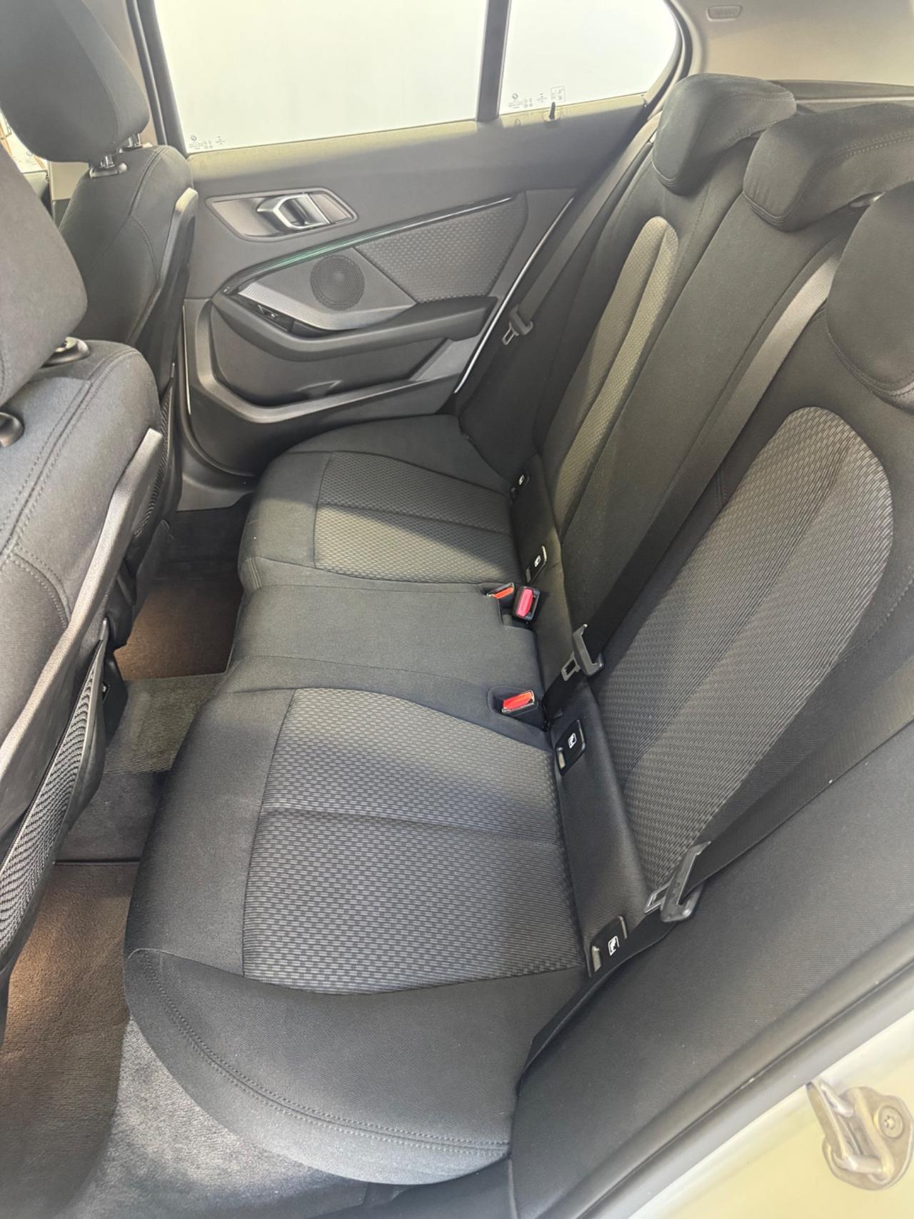 Bmw 118 118d 5p. Advantage