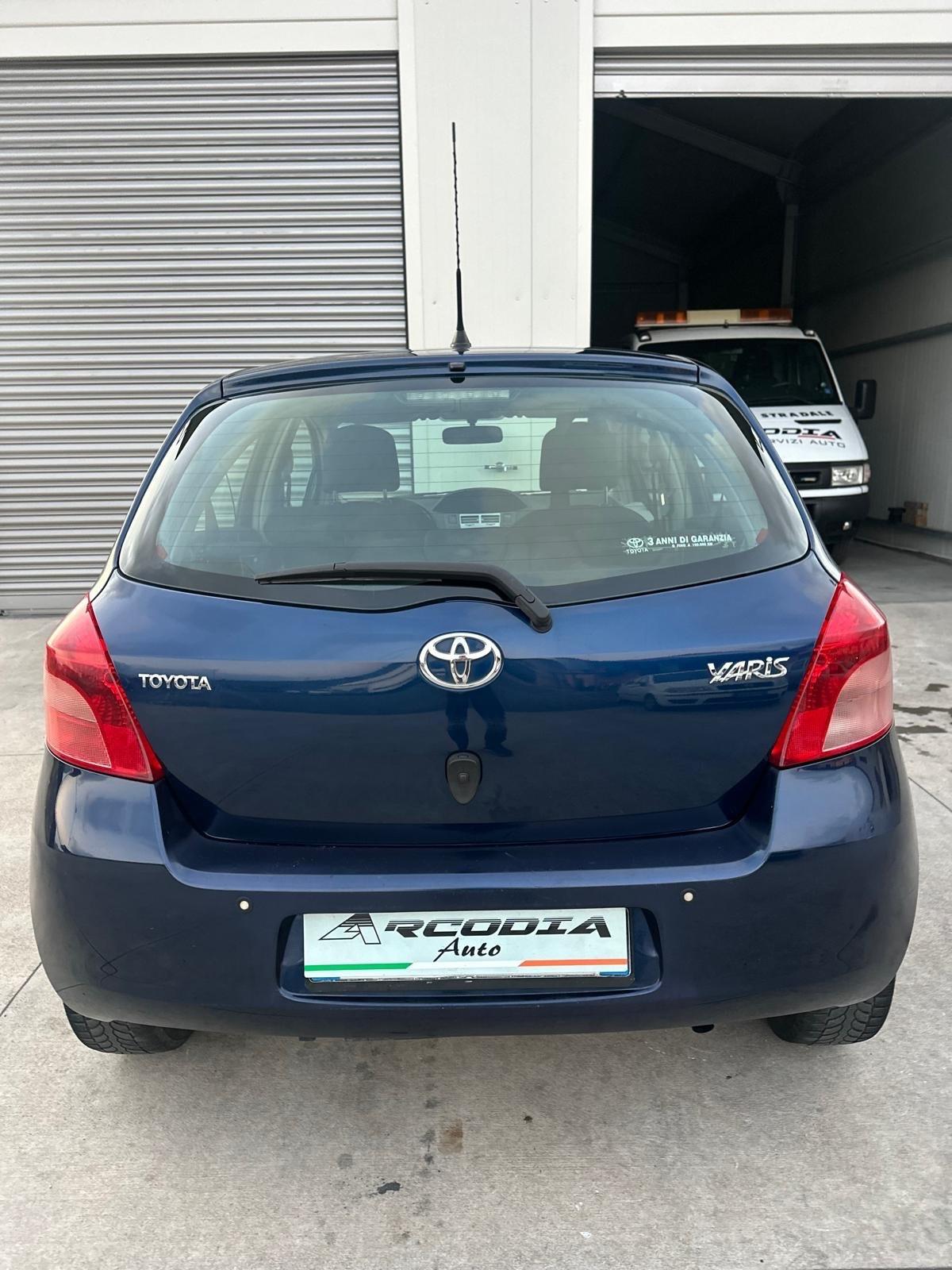 Toyota Yaris 1.0 5 porte Sol