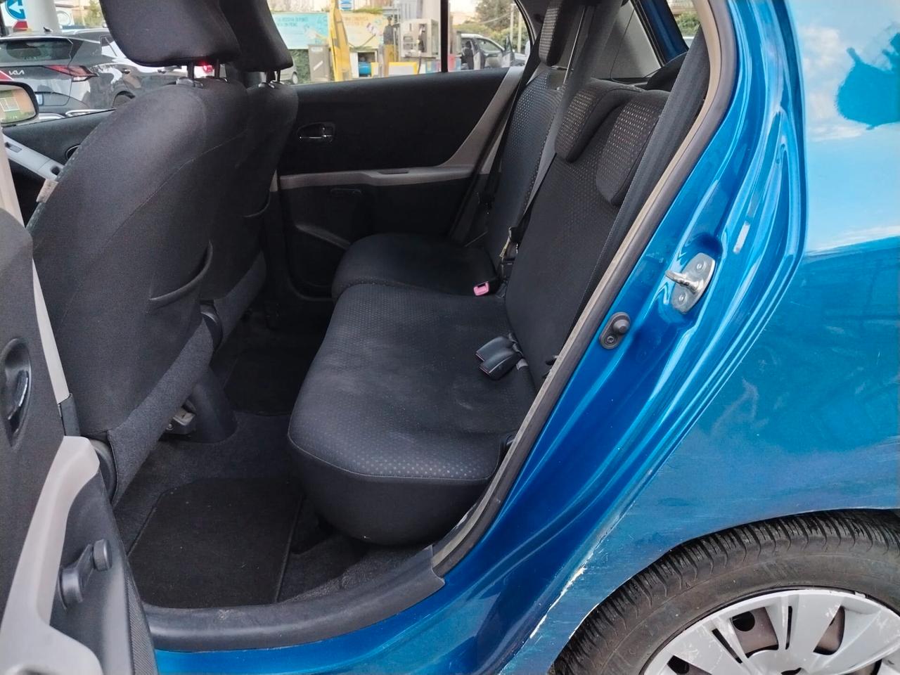 Toyota Yaris 1.0 5 porte Sol