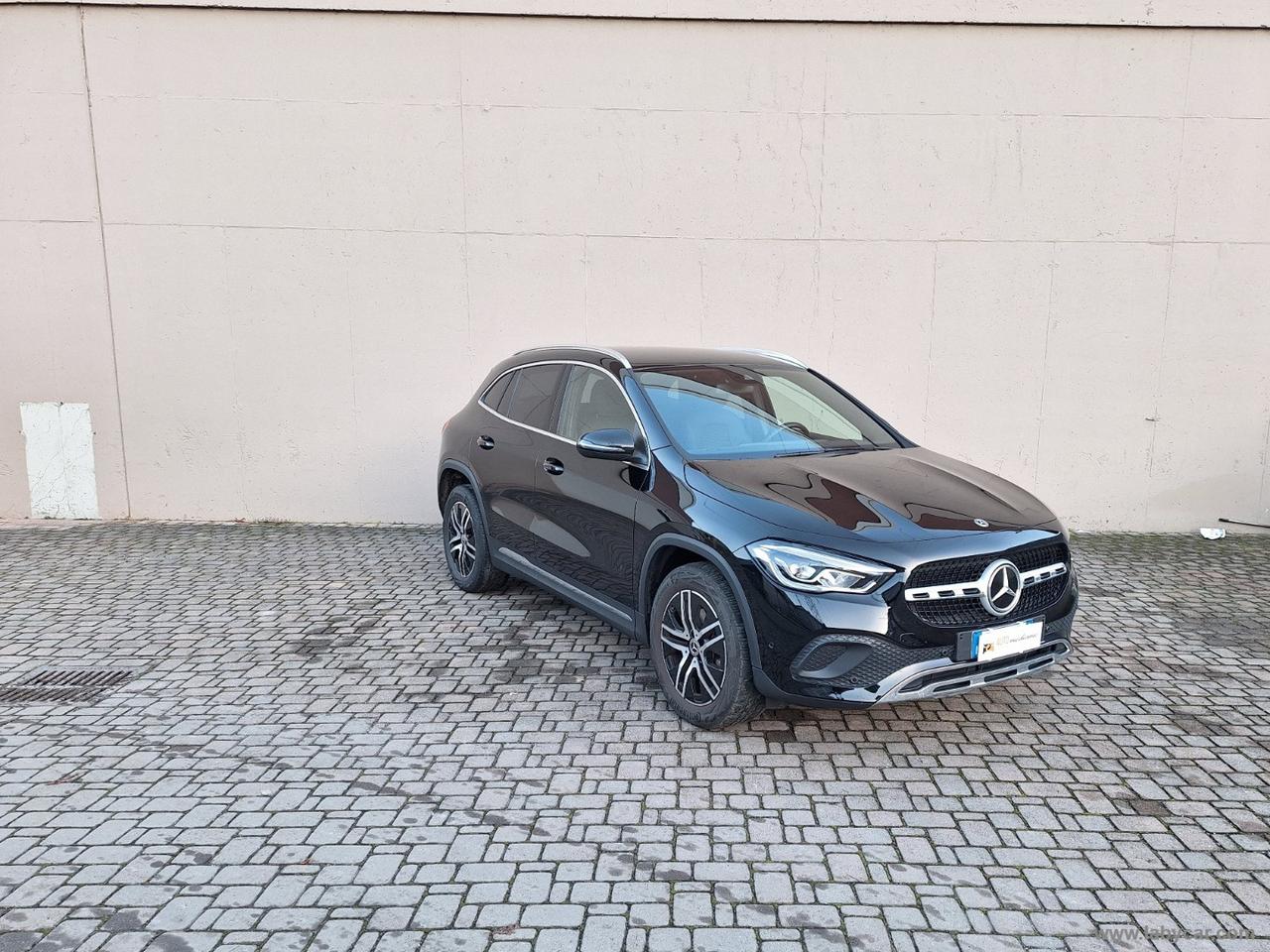 MERCEDES-BENZ GLA 200 d Automatic 4Matic UNICOPROP.