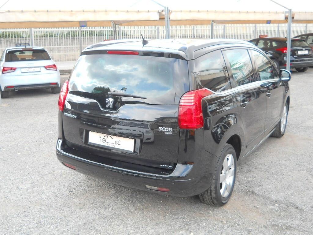 Peugeot 5008 1.6 HDi 115CV Allure