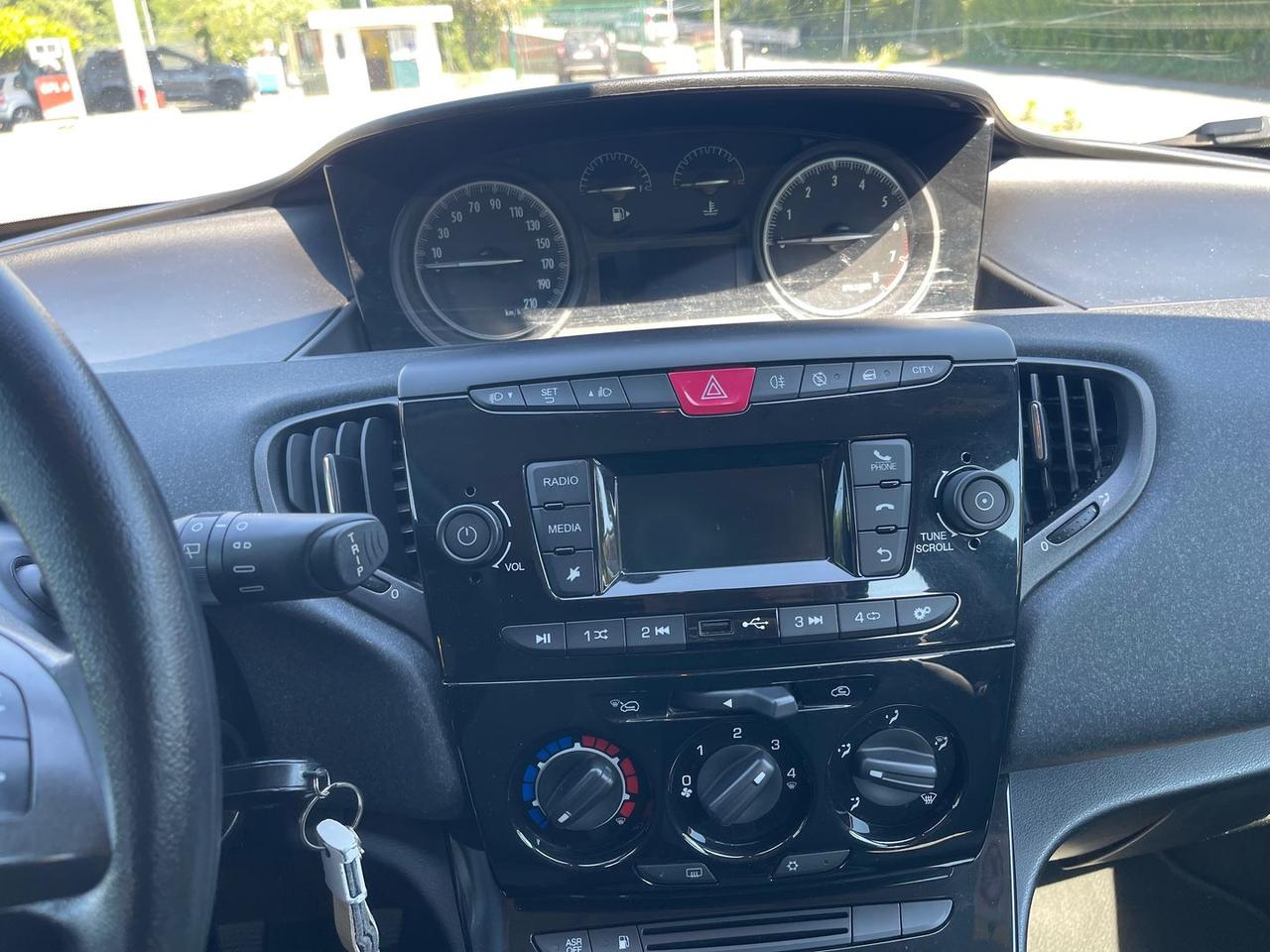 Lancia Ypsilon 1.2 Gpl 68cv Ecochic #10943