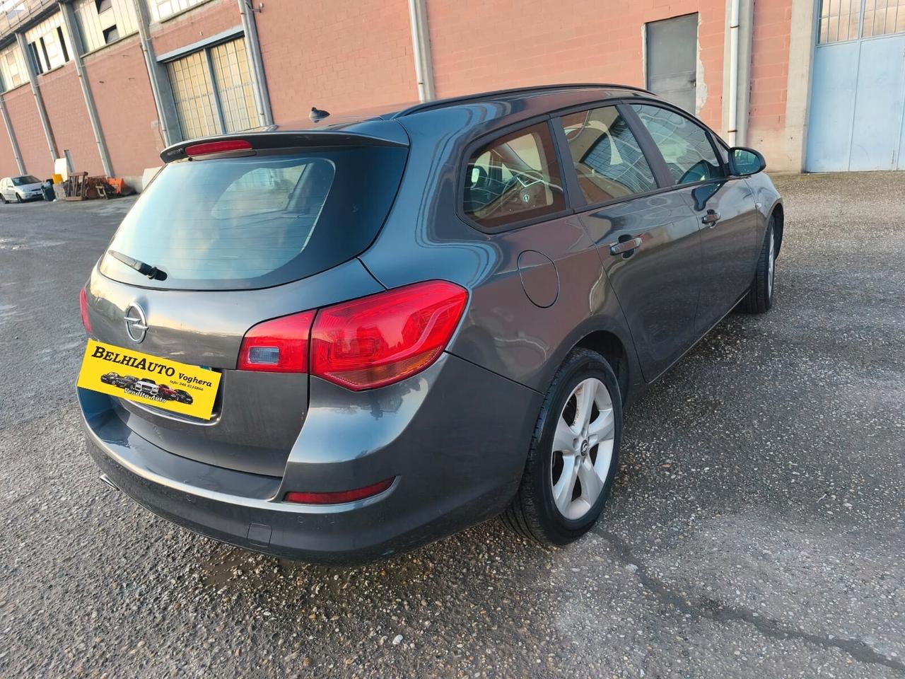 Opel Astra Sw 2012----1.4 Benzina GPL