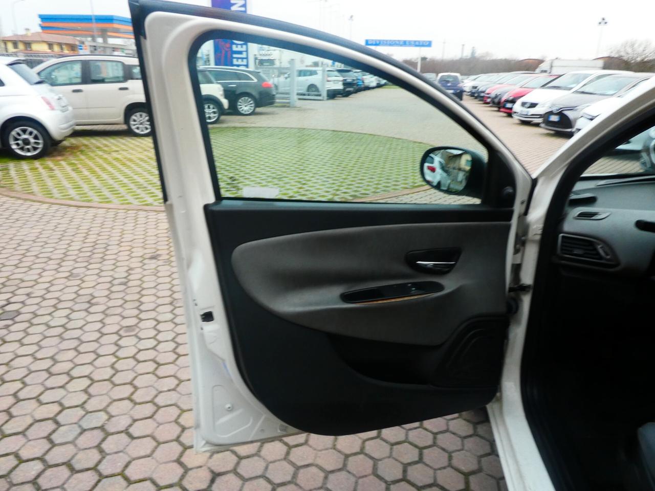 Lancia Ypsilon 1.3 MJT 16V 95 CV 5 porte S&S Platinum