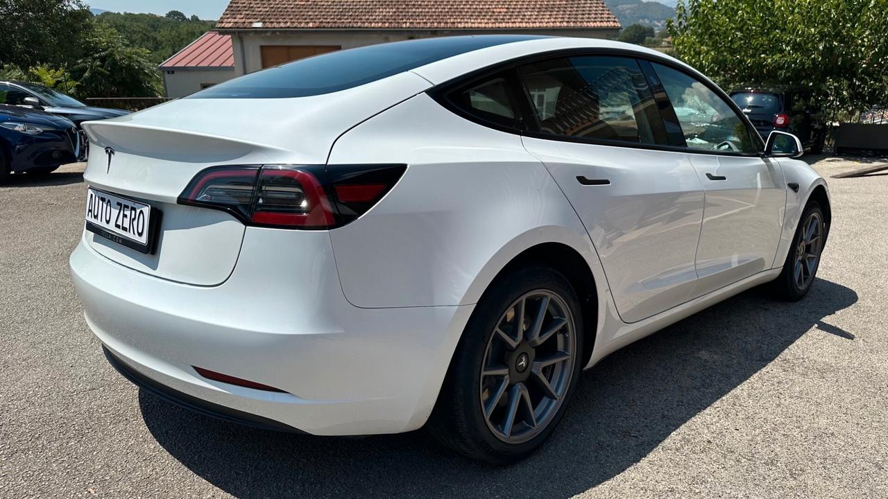 Tesla Model 3 RWD (incidentata)