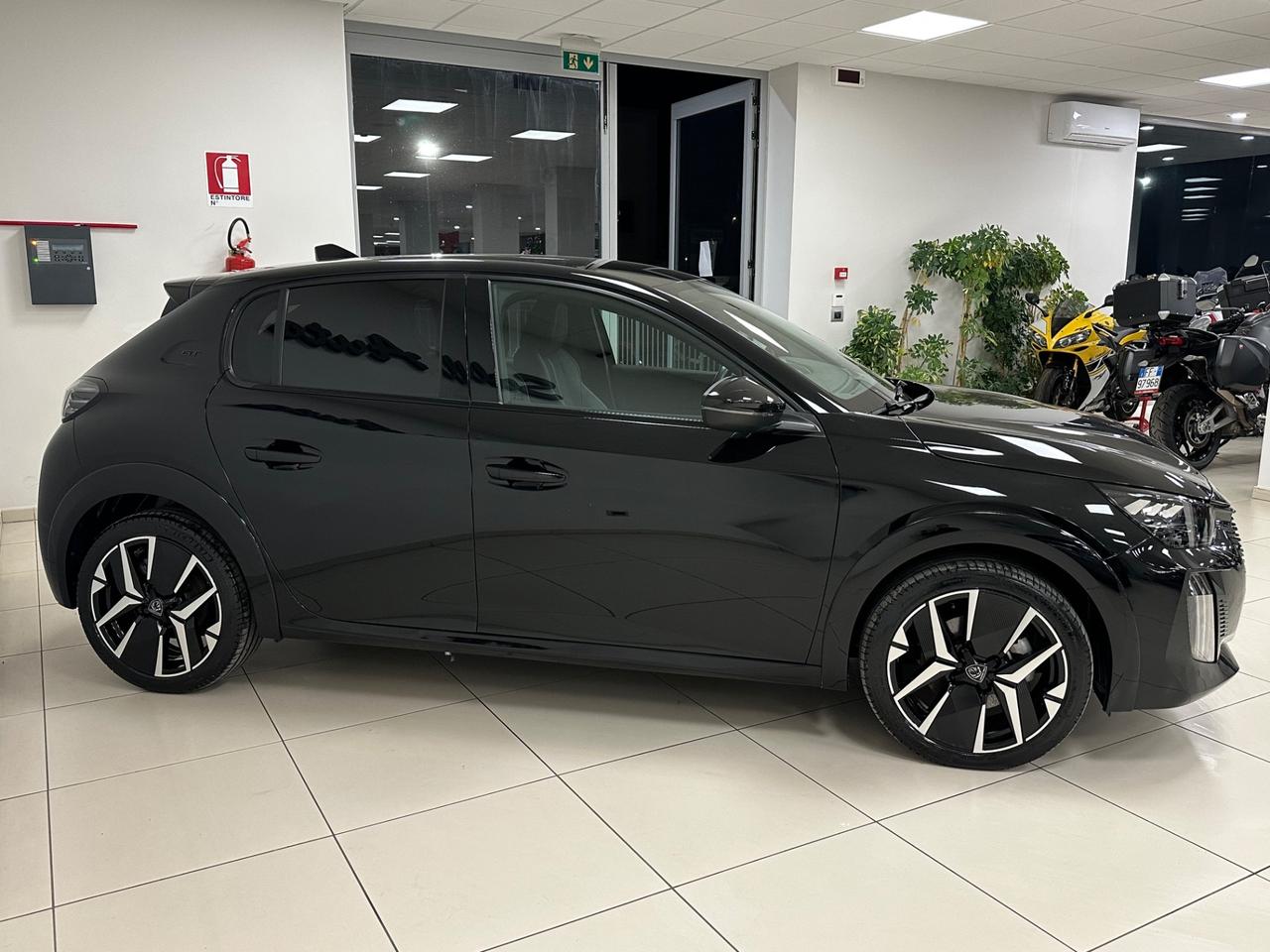 Peugeot 208 PureTech 100 Cv 5 porte GT - 2024