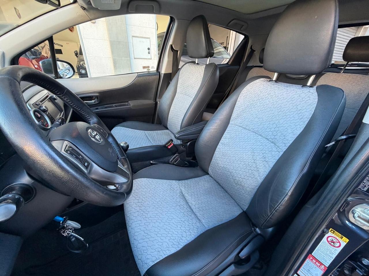 Toyota Yaris 1.4 D-4D 5 porte Lounge Tetto panoramico