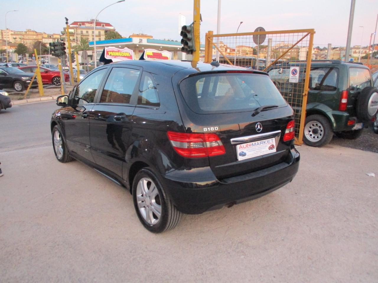 Mercedes-benz B 180 MOLTO BELLO 2011