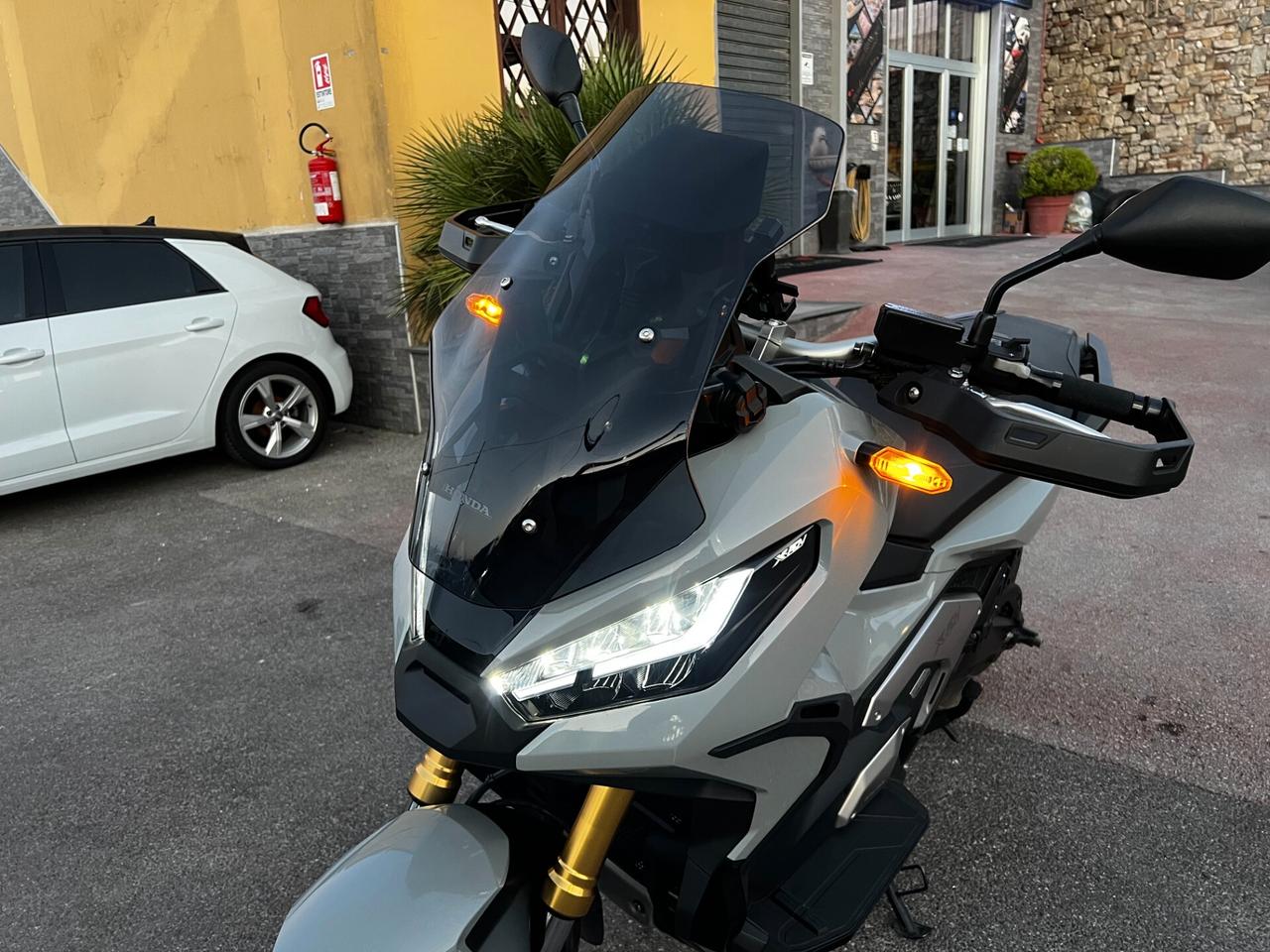 Honda X-ADV 750 Fulled- PARI AL NUOVO