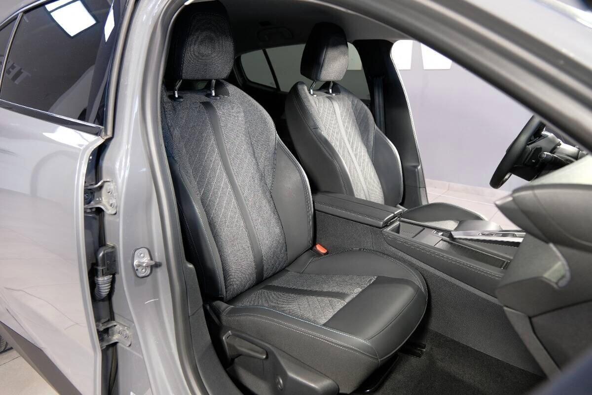 Peugeot 408 PureTech 130 S&S EAT8 Allure