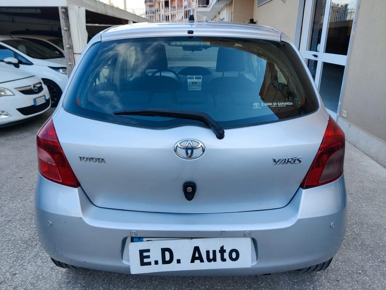 Toyota Yaris 1.0 benz 5 porte