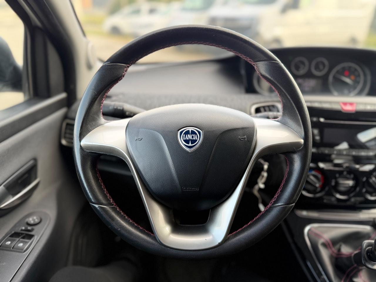 Lancia Ypsilon 0.9 TwinAir 85 CV 5 porte Metano Ecochic Gold