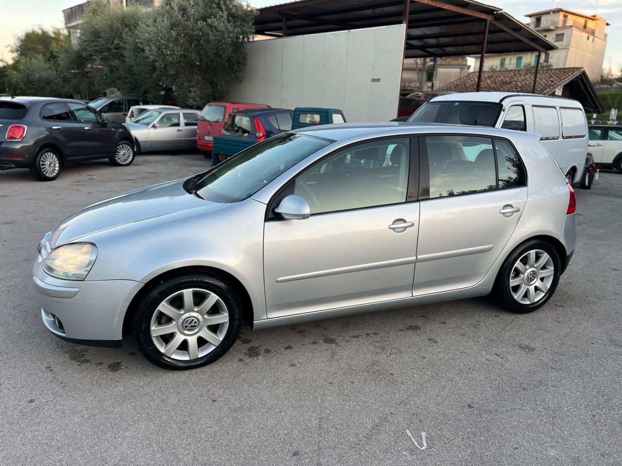 Volkswagen Golf 2.0 16V TDI 5p. Sportline