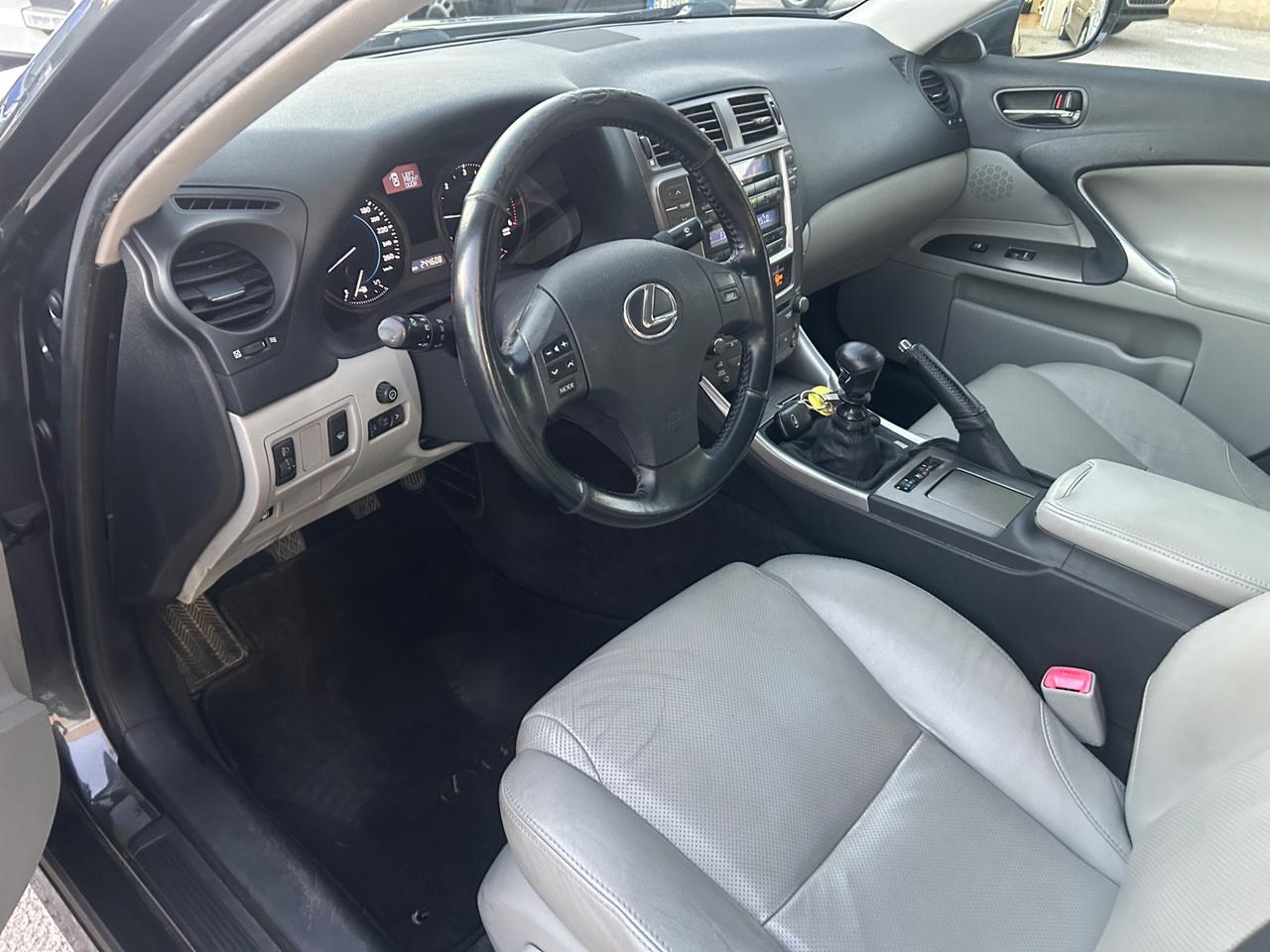 Lexus IS 220d 2.2 16V Luxury