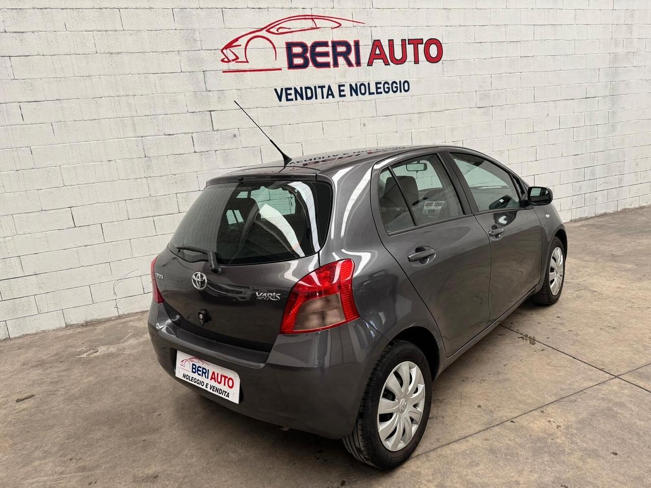 Toyota Yaris 5 porte Navi