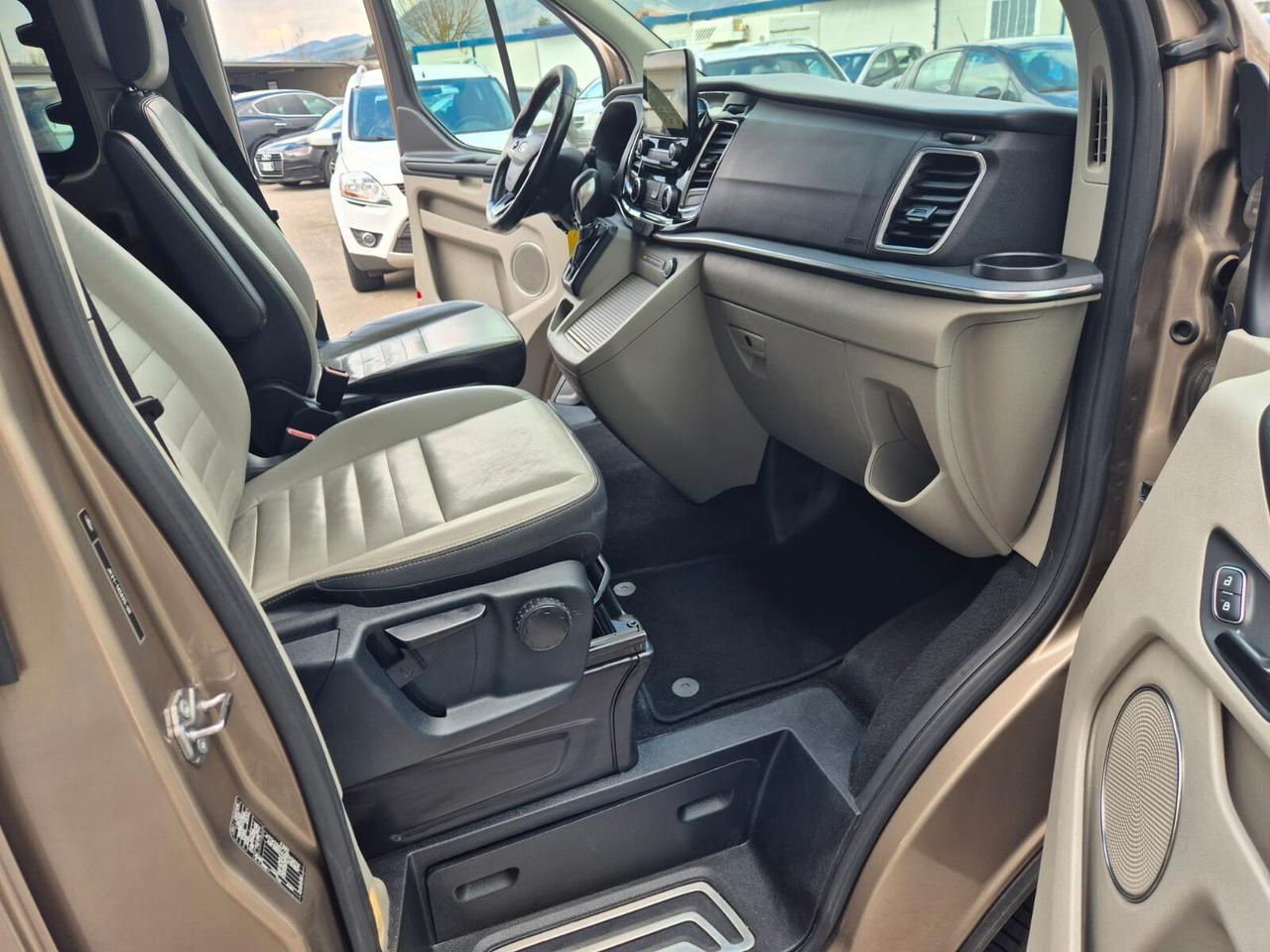 Ford Tourneo Custom 310 2.0 TDCi 170CV PC Titanium