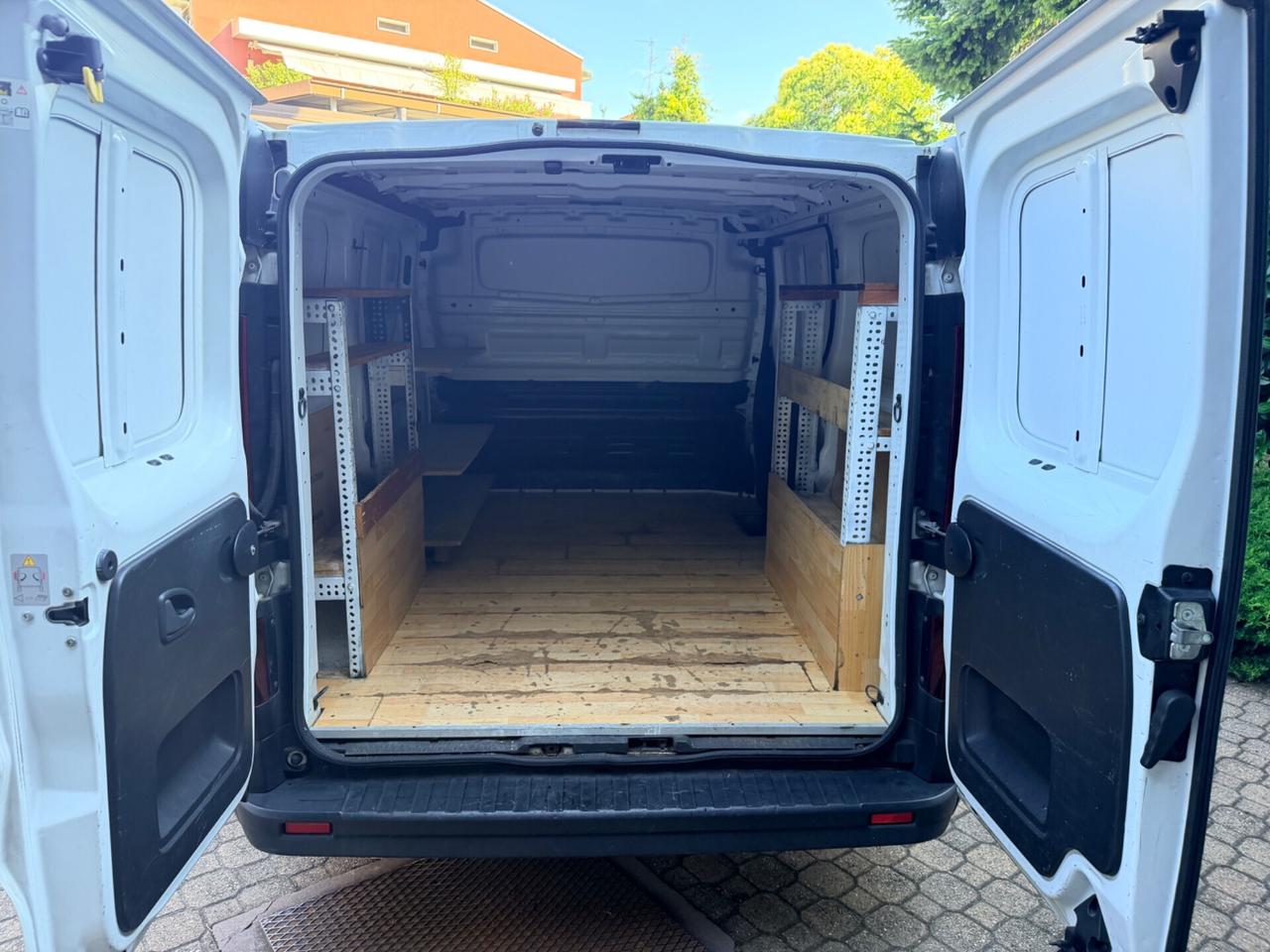 FURGONE RENAULT TRAFIC