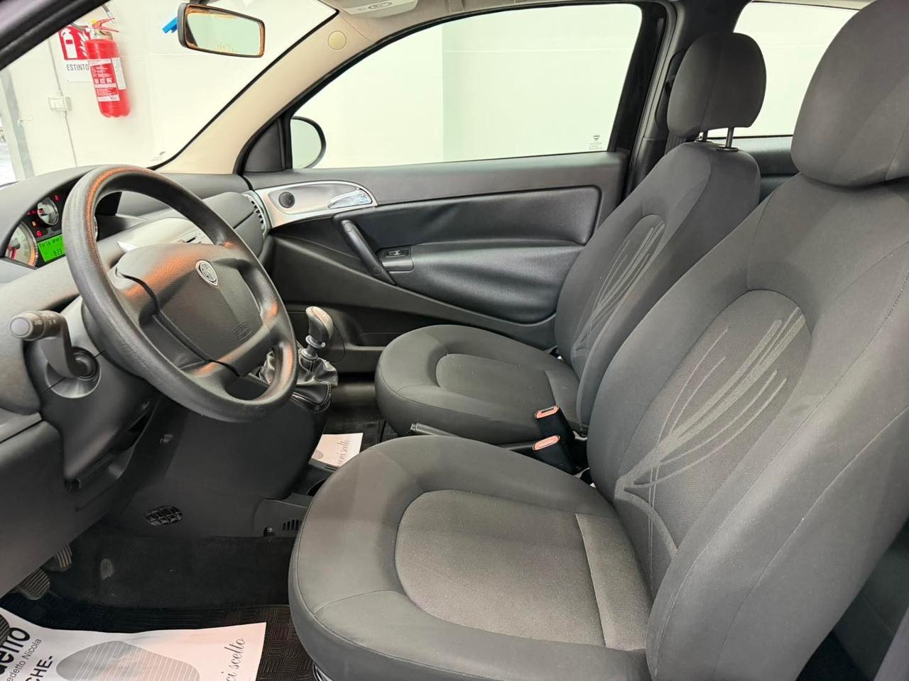 Lancia Ypsilon 1.2 8v diva 2011