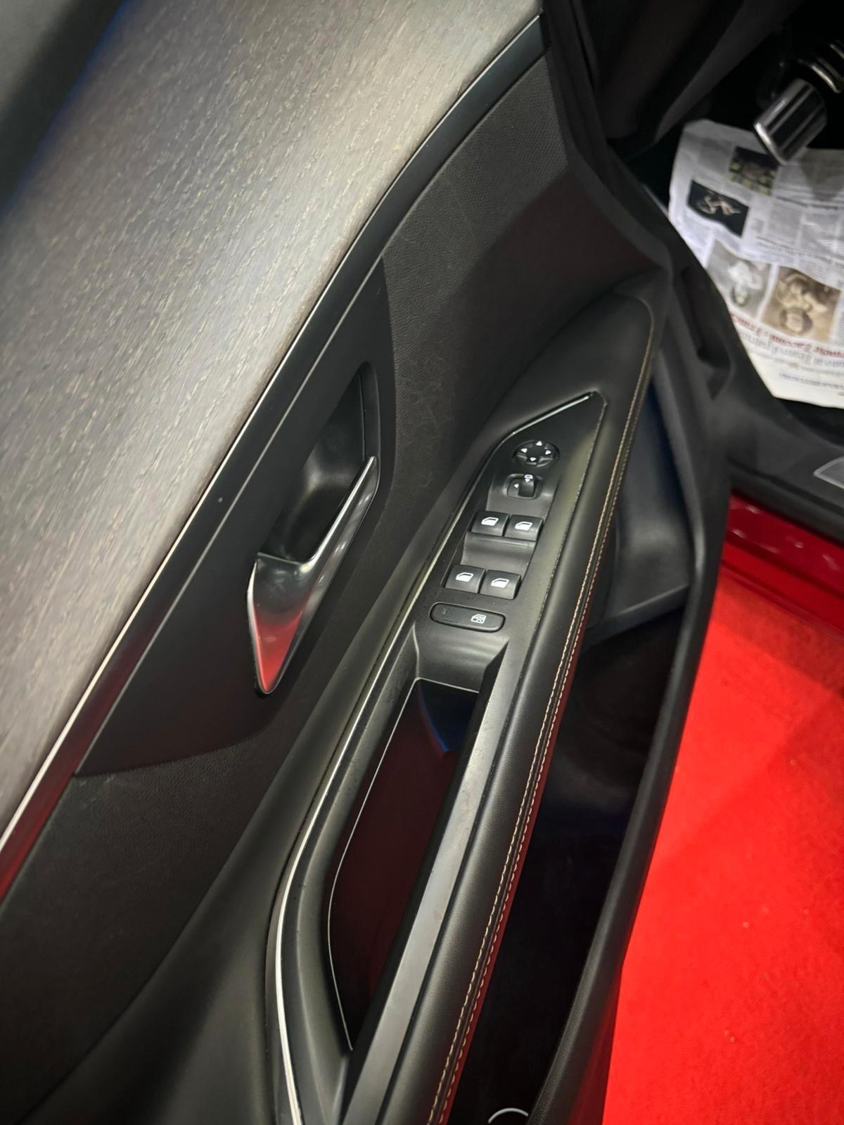 PEUGEOT 3008 GT LINE