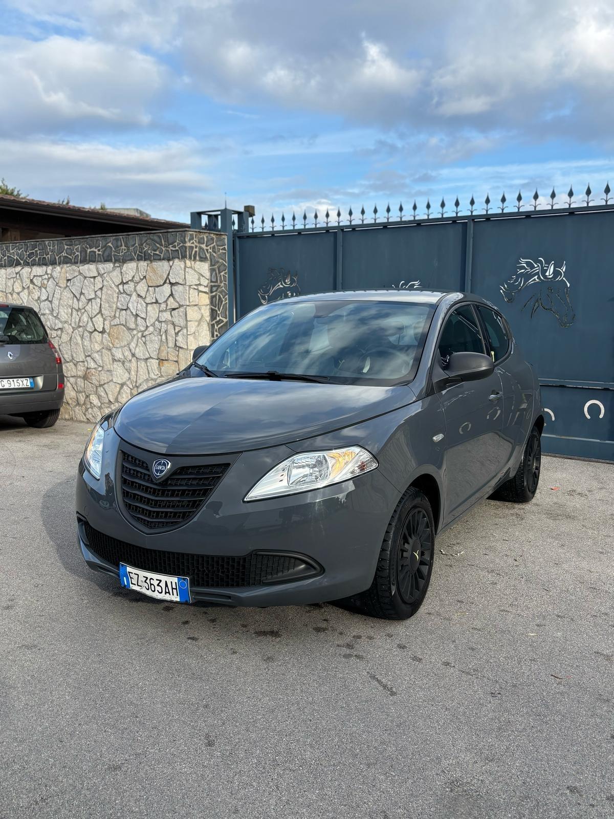 Lancia Ypsilon 1.2 69 CV 5 porte Gold