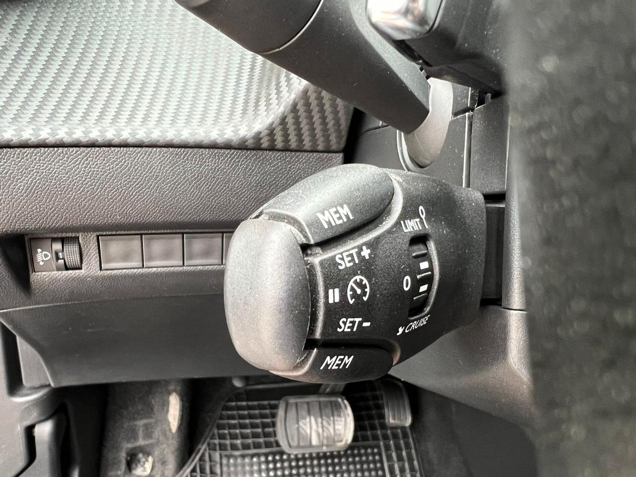 PEUGEOT 2008 1.5 HDI 130CV 2024 ALLURE PACK!!!!!!