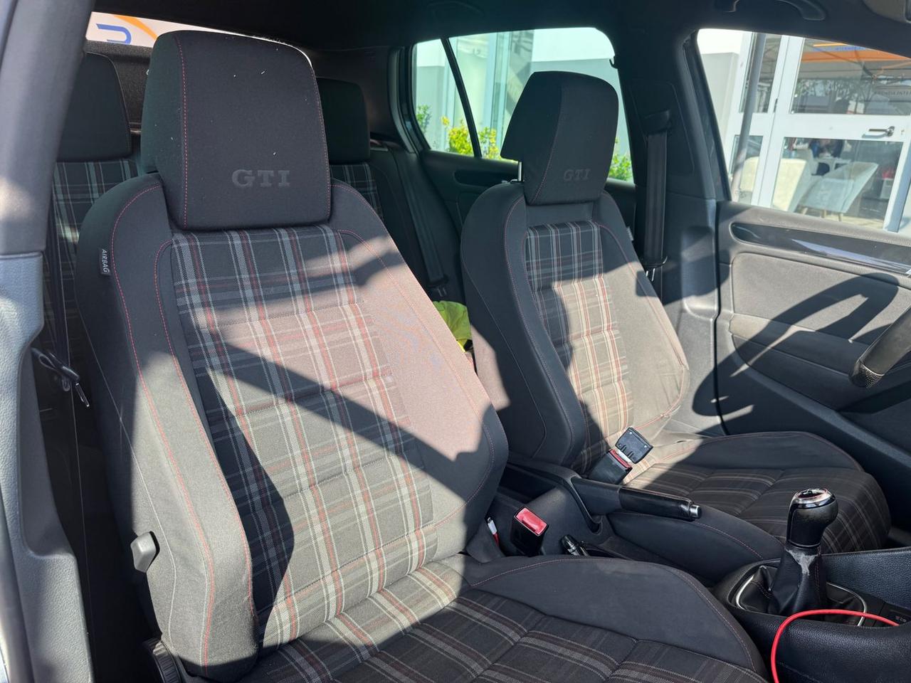 Volkswagen Golf GTI 2.0 GTI #10530