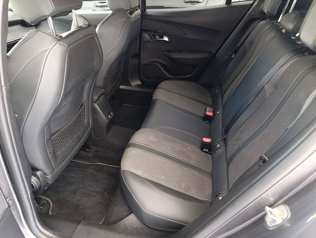 Peugeot 2008 PEUGEOT 2008 1.2 GT s&s 130cv