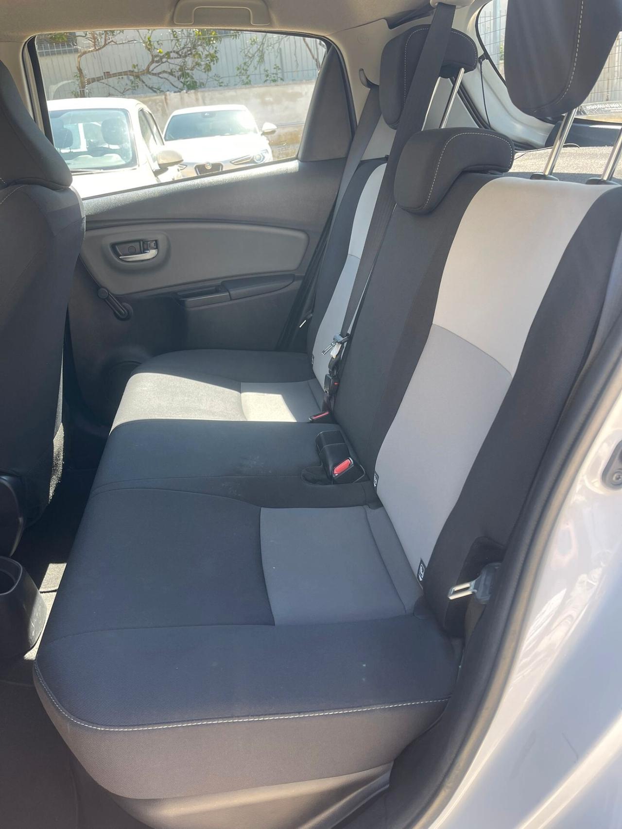 Toyota Yaris 1.5cc 73cv Hybrid Automatica 5 porte Active