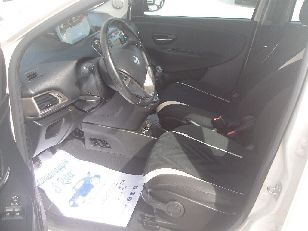 Lancia Ypsilon 1.2 69 CV GPL Ecochic Gold - 2016