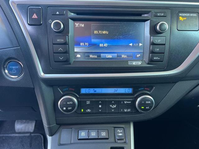 TOYOTA Auris 1.8 Hybrid Lounge
