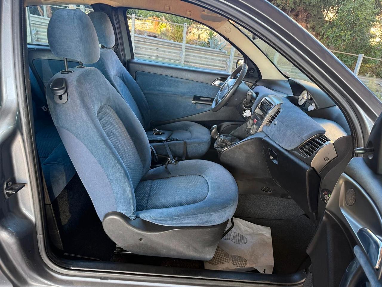 Lancia Ypsilon 1.2 16V Argento