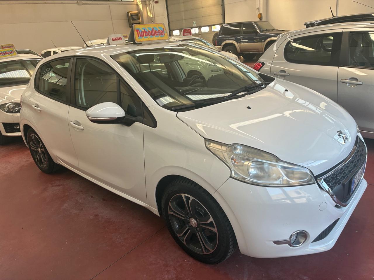 Peugeot 208 1.4 HDi 68 CV 5 porte Allure