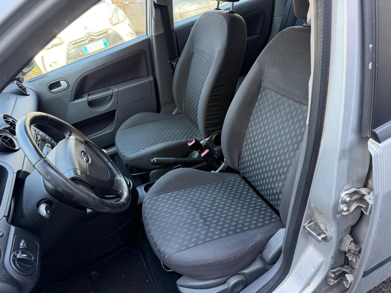 Ford Fiesta benzina 5 porte