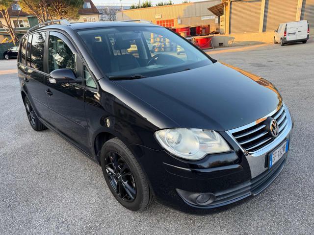 VOLKSWAGEN Touran 2.0TDI Highline senza nessun lavoro da fare