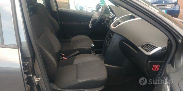 Peugeot 207 1.4 HDi 70CV 5 porte NEO PATENTATI CLIMA MULTIFUNZIONE COMANDI VOLANTE