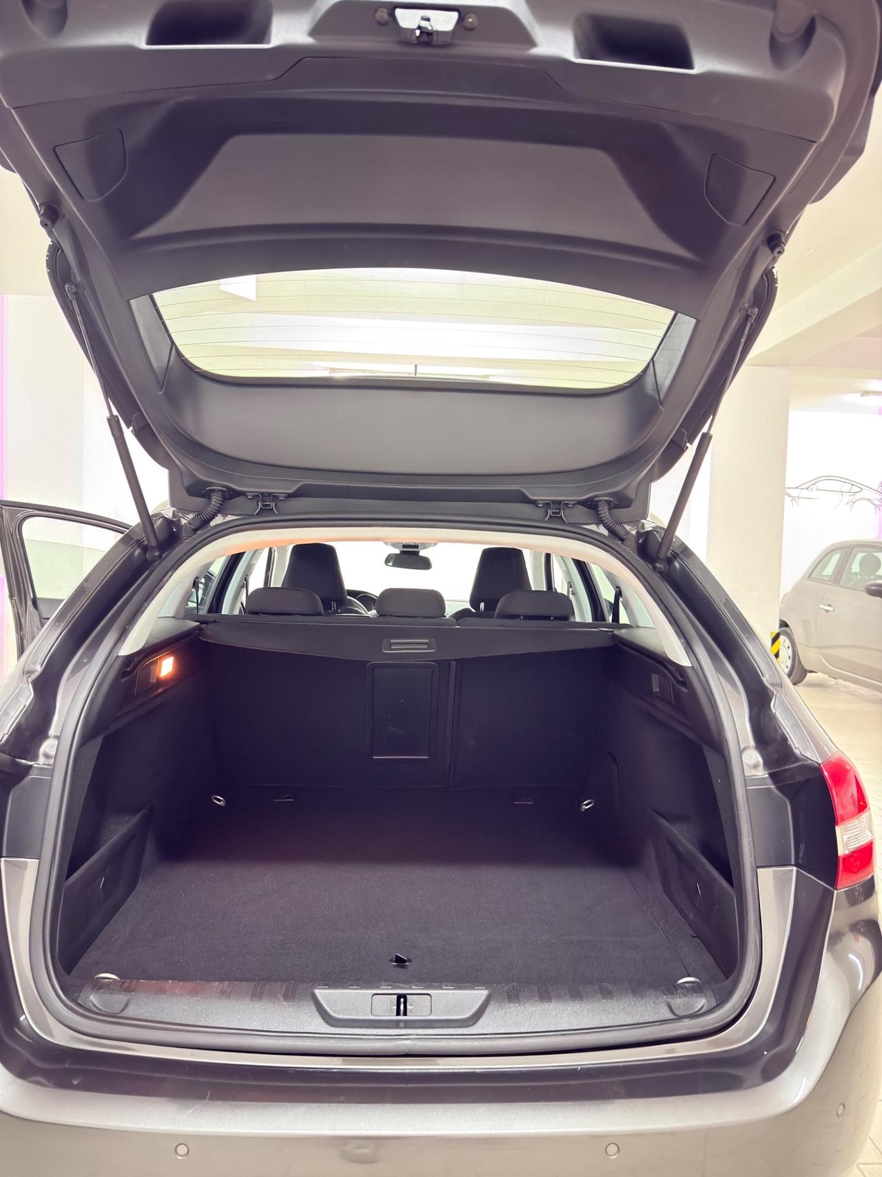 Peugeot 308 BlueHDi 120 S&S EAT6 SW Allure