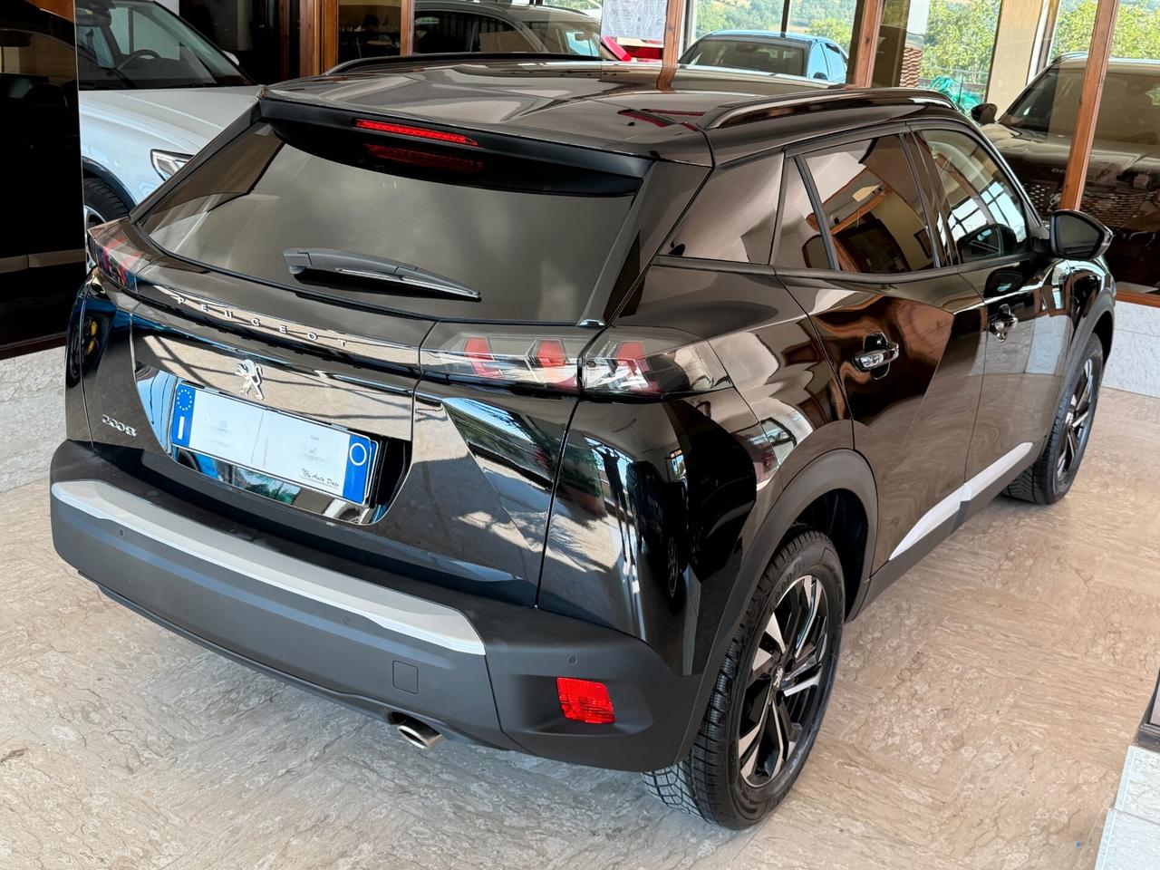 Peugeot 2008 1.5 BLUEHDI 110 cv. ALLURE