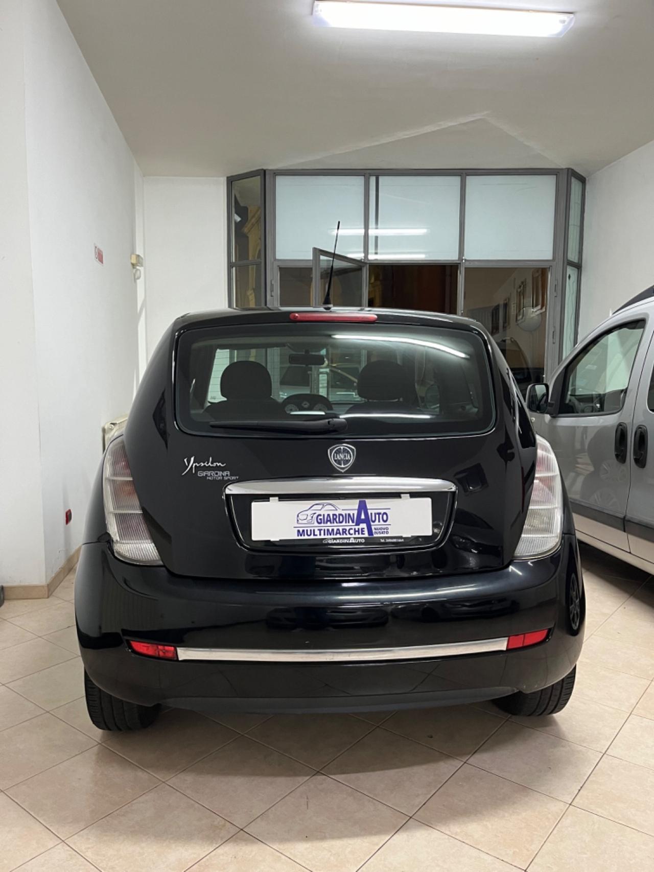 Lancia Ypsilon 1.3 MJT 75 CV Unyca