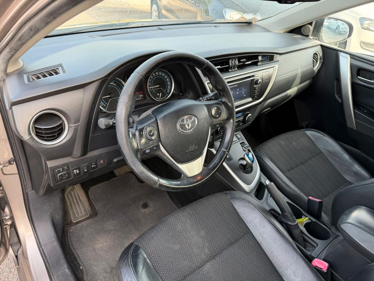 Toyota Auris Touring Sports 1.8 Hybrid Lounge
