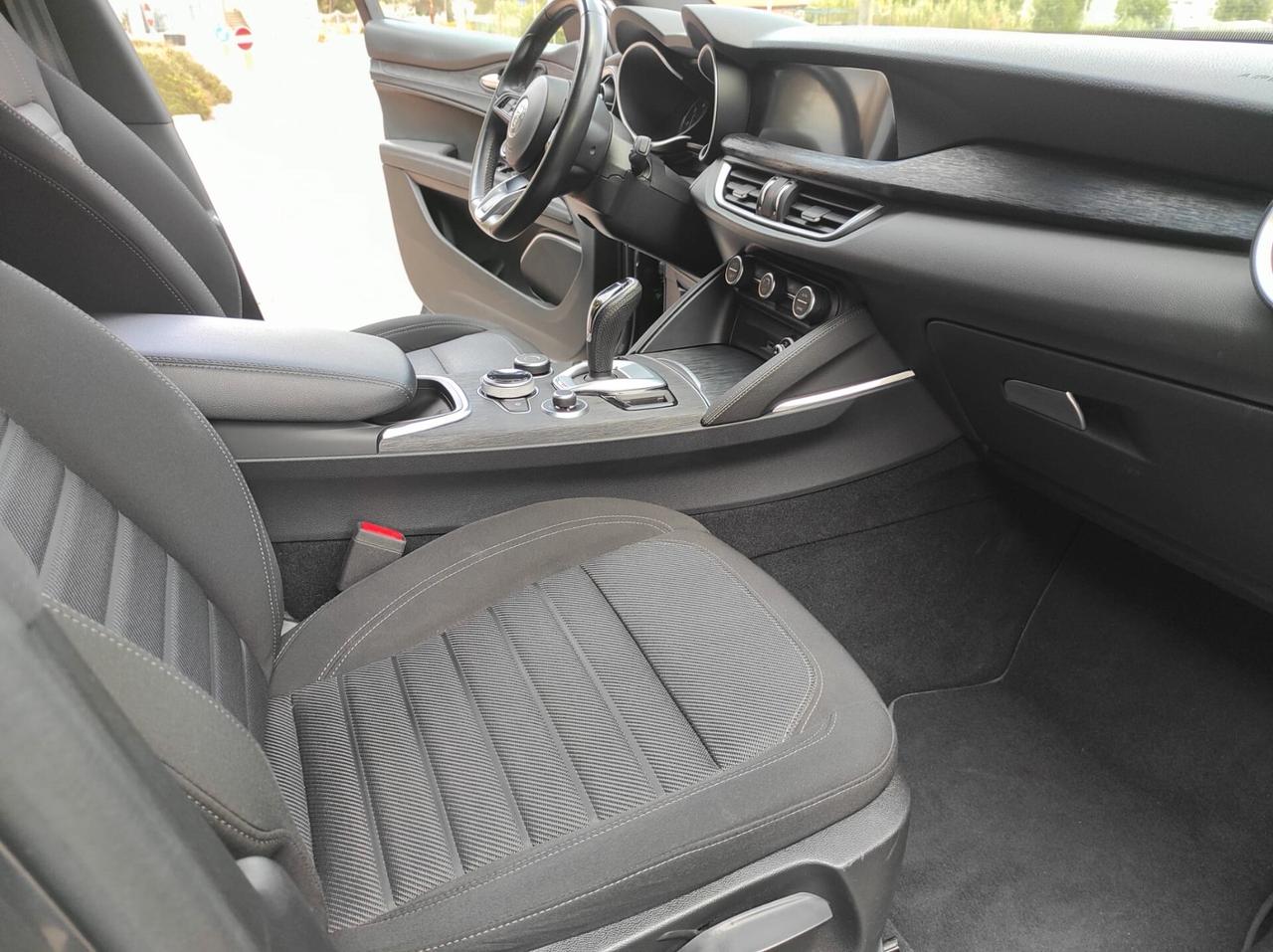 Alfa Romeo Stelvio 2.2 Turbodiesel 190 CV AT8 Q4 Business