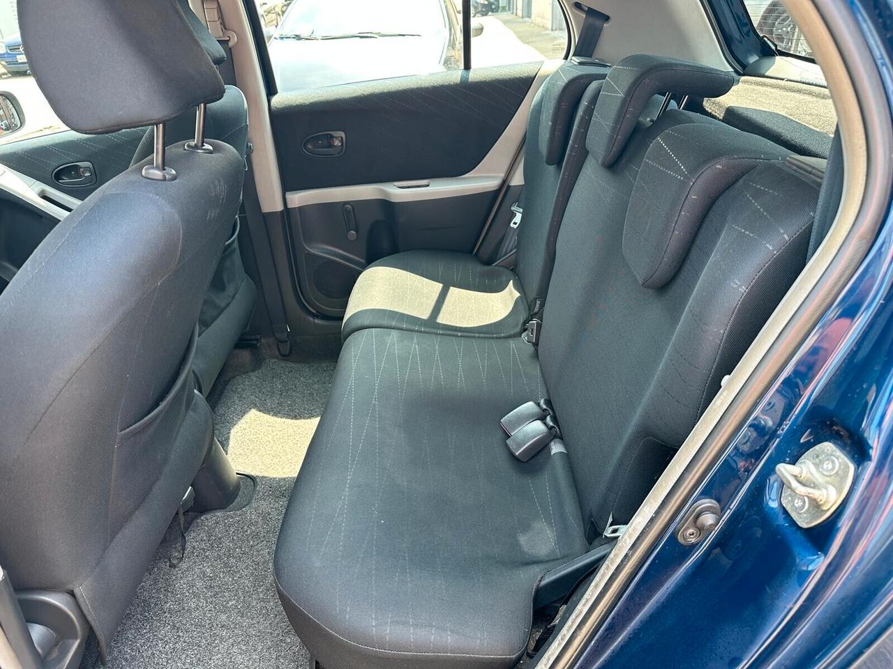 Toyota Yaris 1.0 5 porte