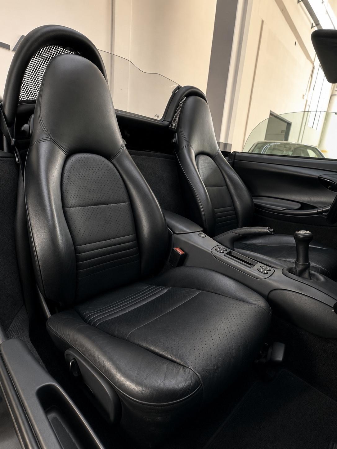 Porsche Boxster 2.5i 24V cat